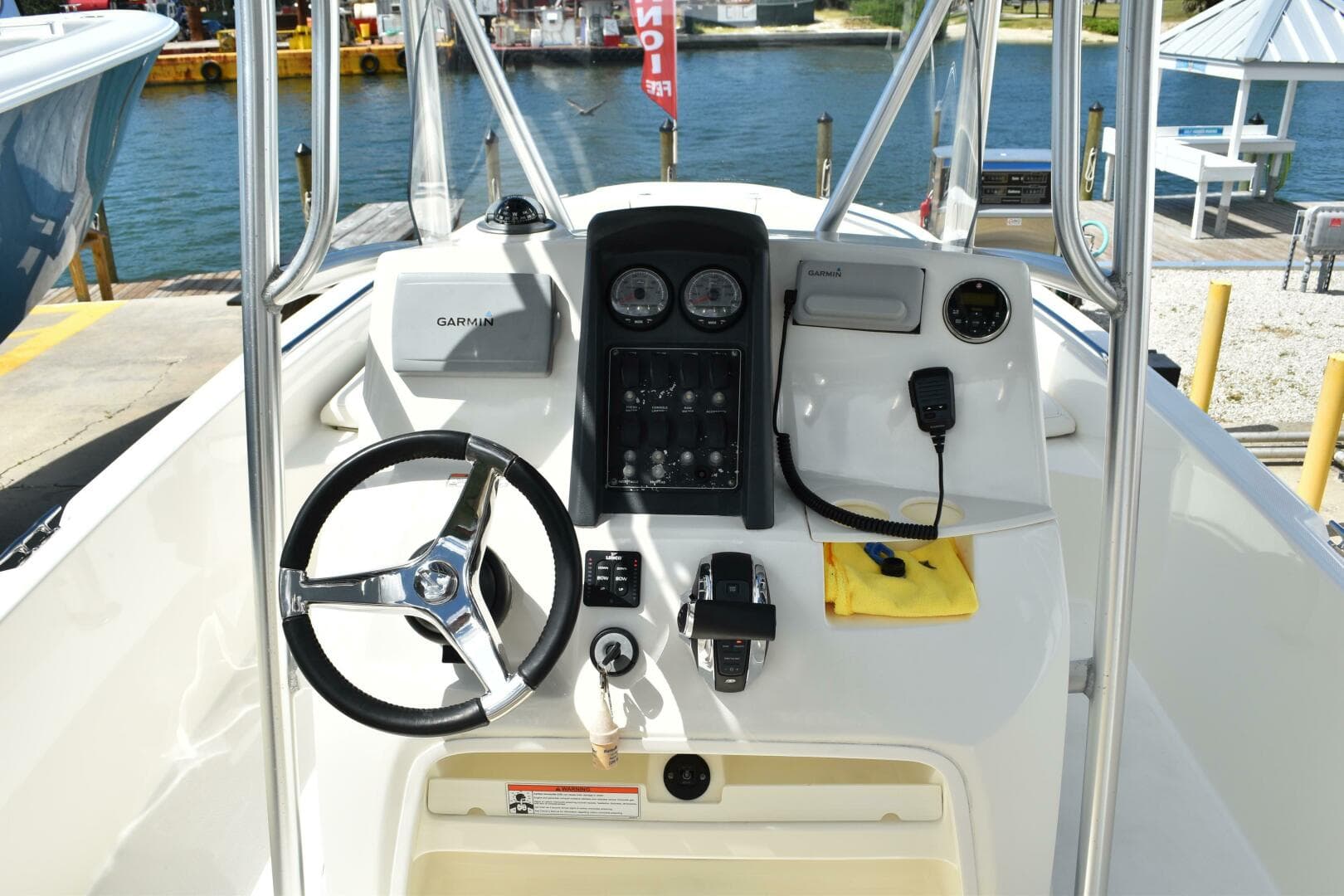 2010 Boston Whaler 230 Dauntless — photo 11