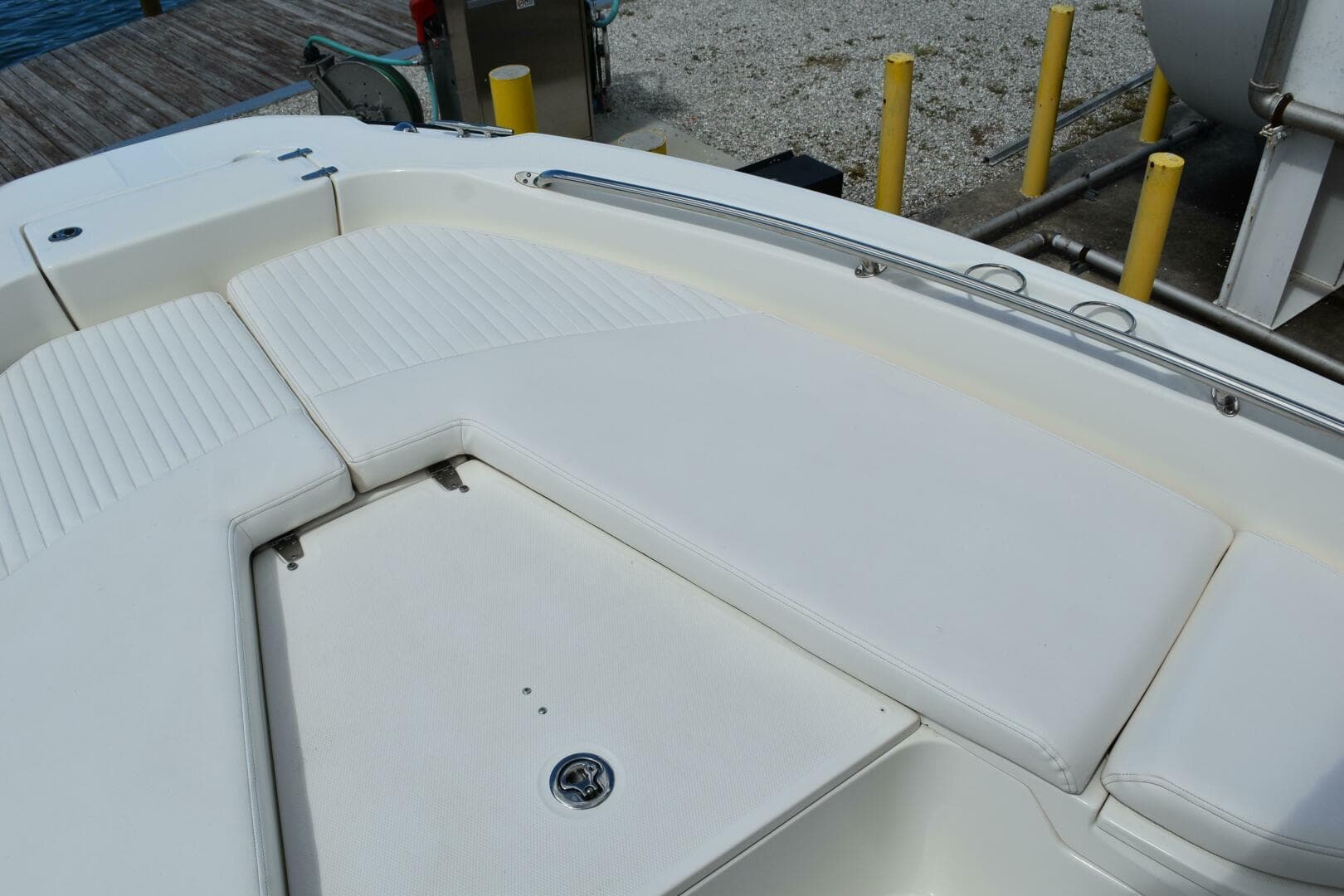 2010 Boston Whaler 230 Dauntless — photo 23