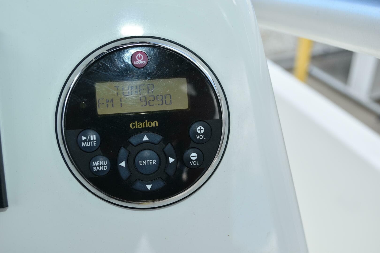 2010 Boston Whaler 230 Dauntless — photo 12