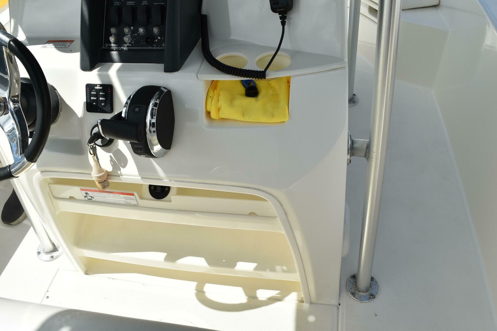 2010 Boston Whaler 230 Dauntless — photo 10