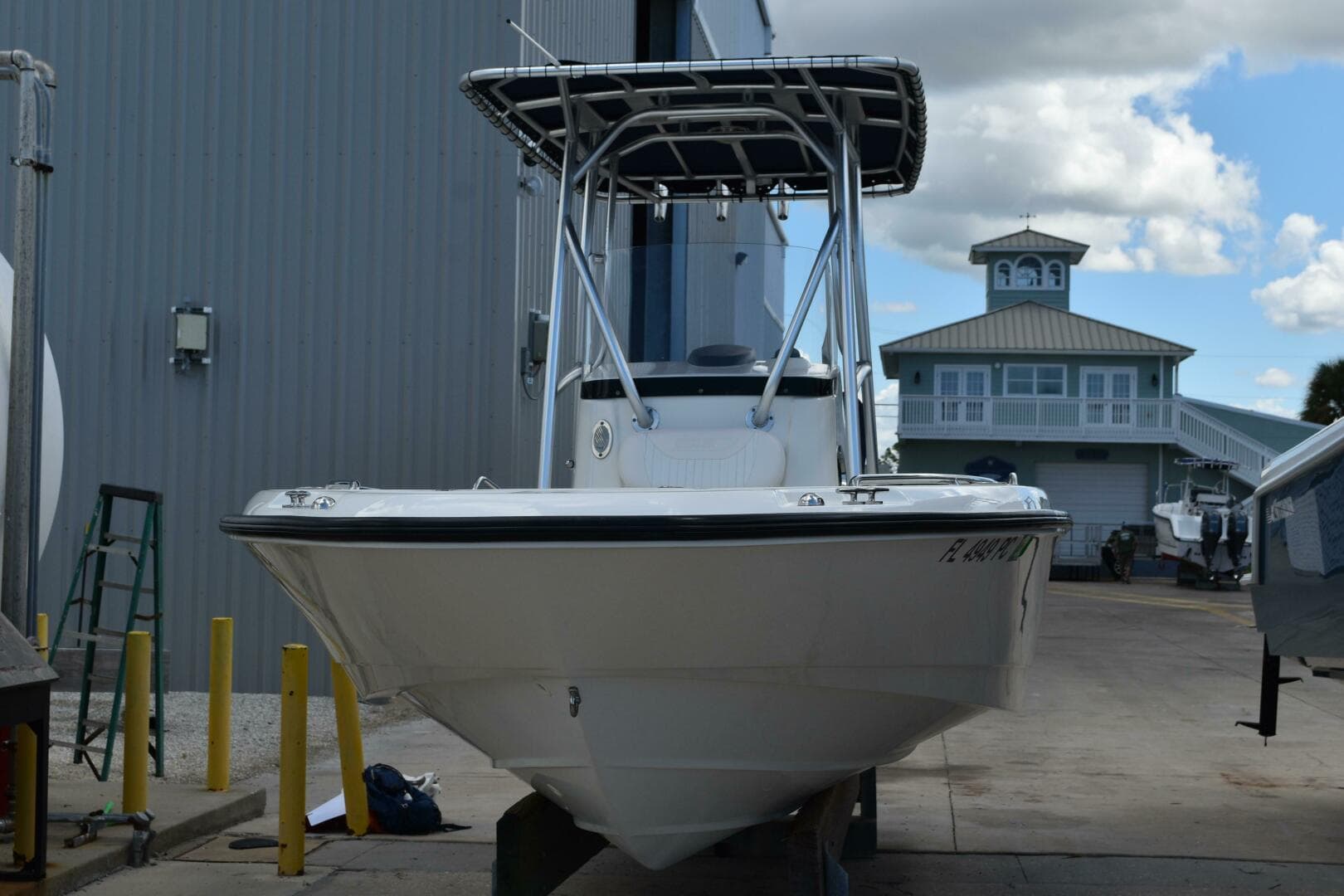 2010 Boston Whaler 230 Dauntless — photo 4