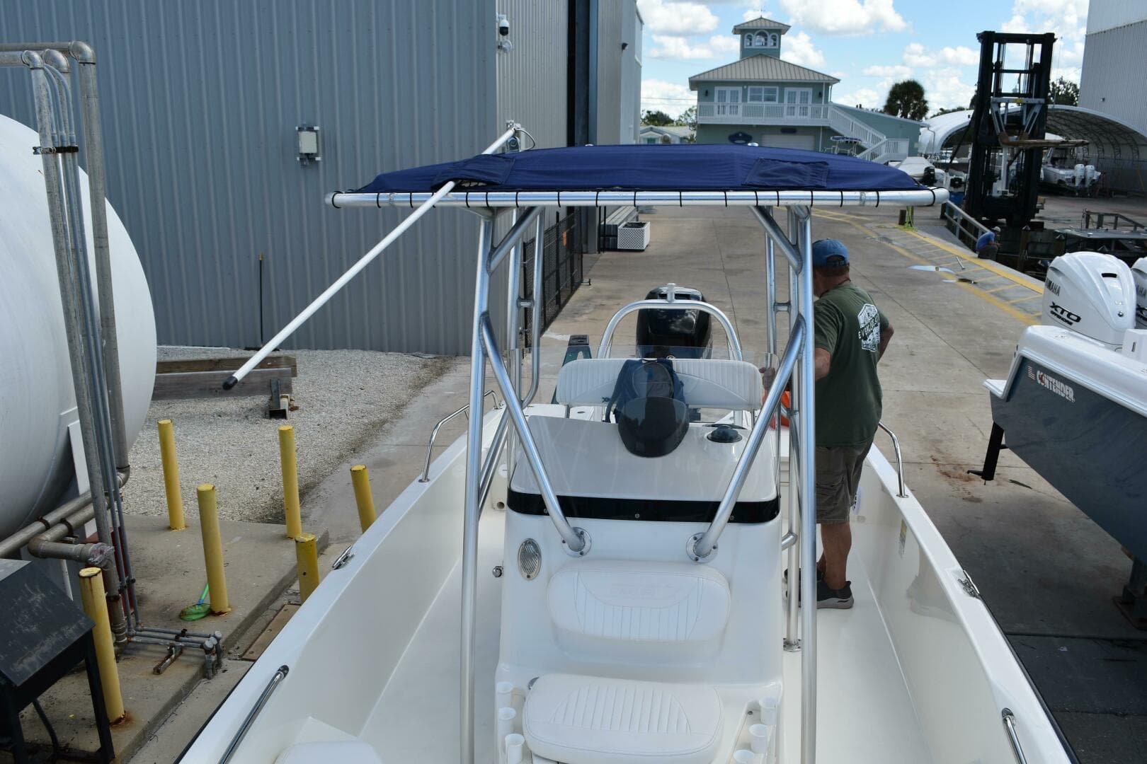 2010 Boston Whaler 230 Dauntless — photo 26