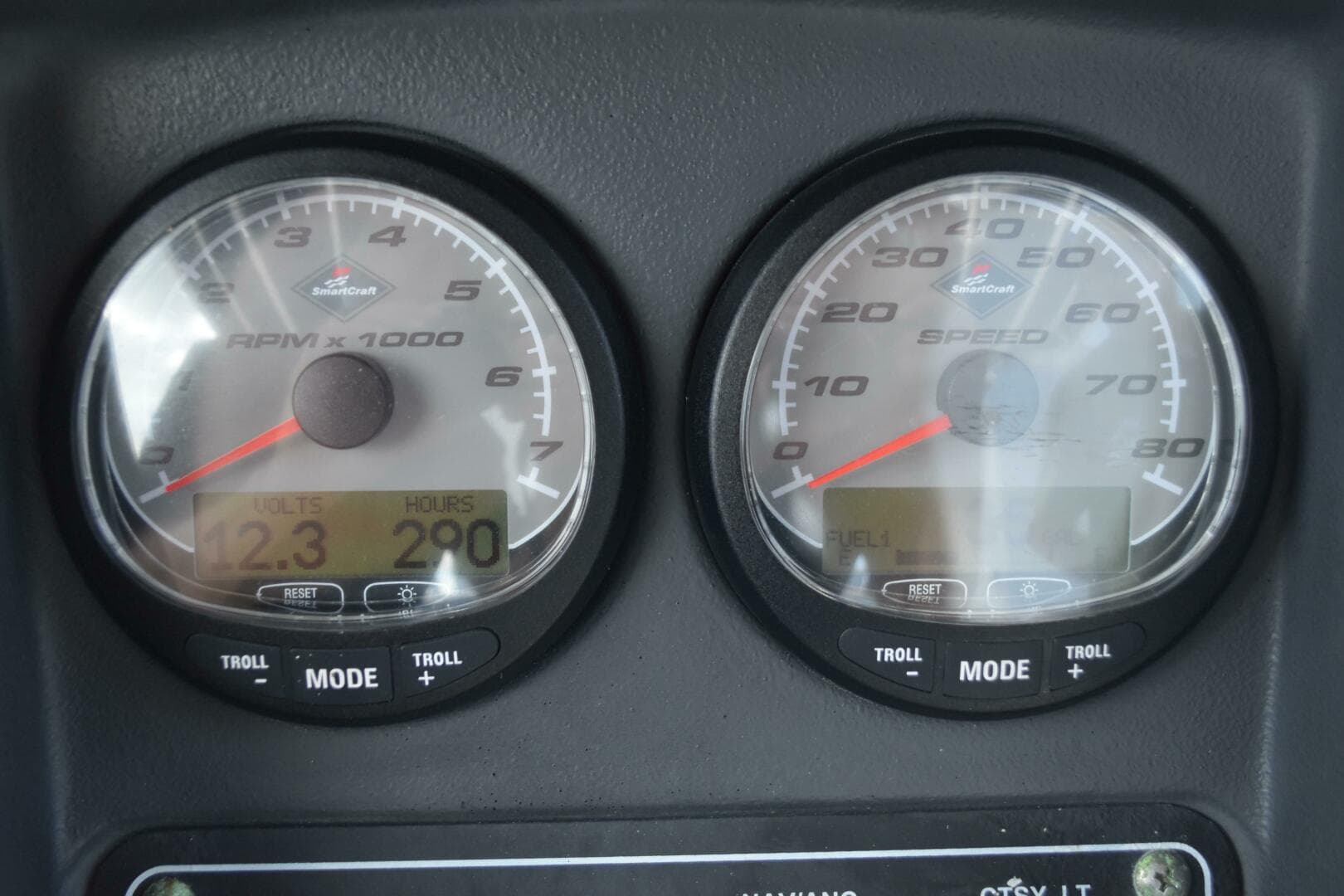 2010 Boston Whaler 230 Dauntless — photo 14