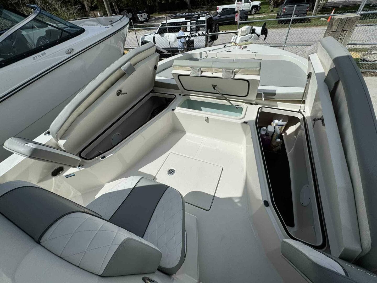 2020 Ranger 2360 Bay — photo 11