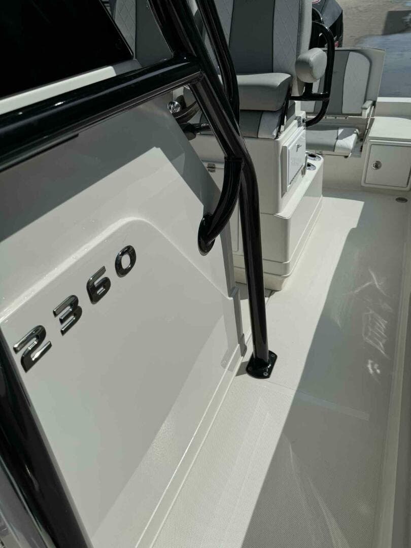 2020 Ranger 2360 Bay — photo 26