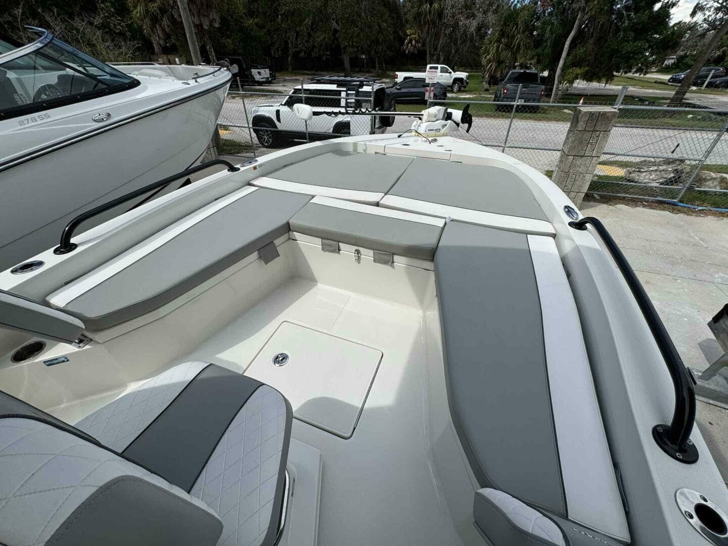 2020 Ranger 2360 Bay — photo 12