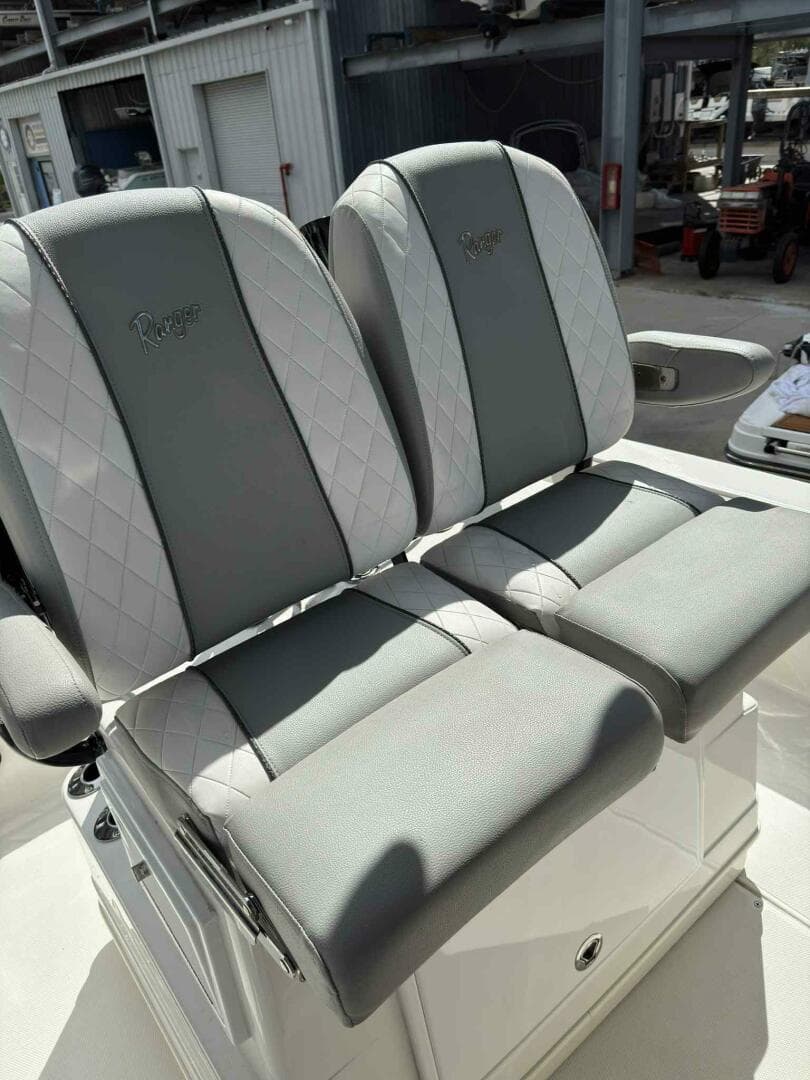 2020 Ranger 2360 Bay — photo 21