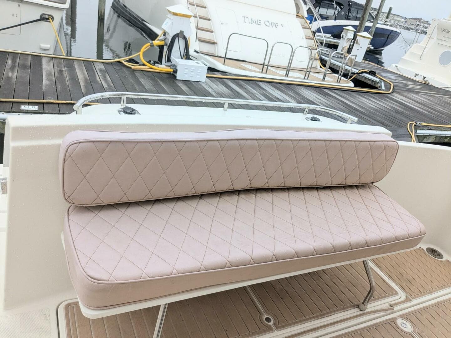 2004 Meridian 411 — photo 4