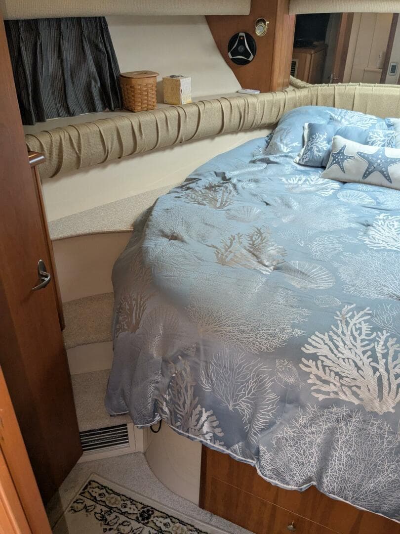 2004 Meridian 411 — photo 20