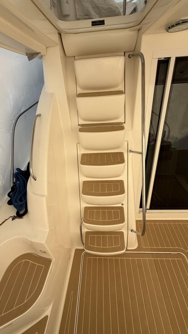 2004 Meridian 411 — photo 39