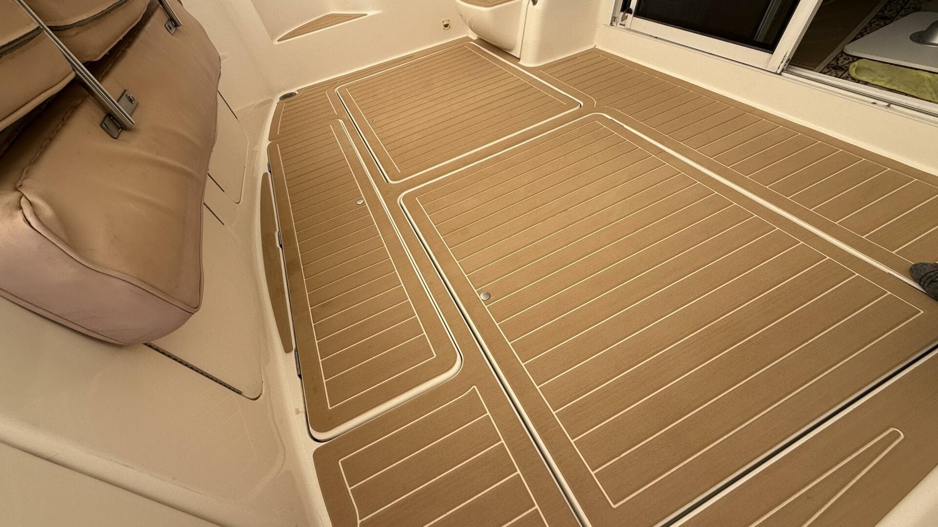 2004 Meridian 411 — photo 38