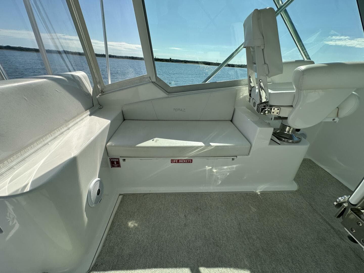 2007 Topaz 40 Express — photo 28