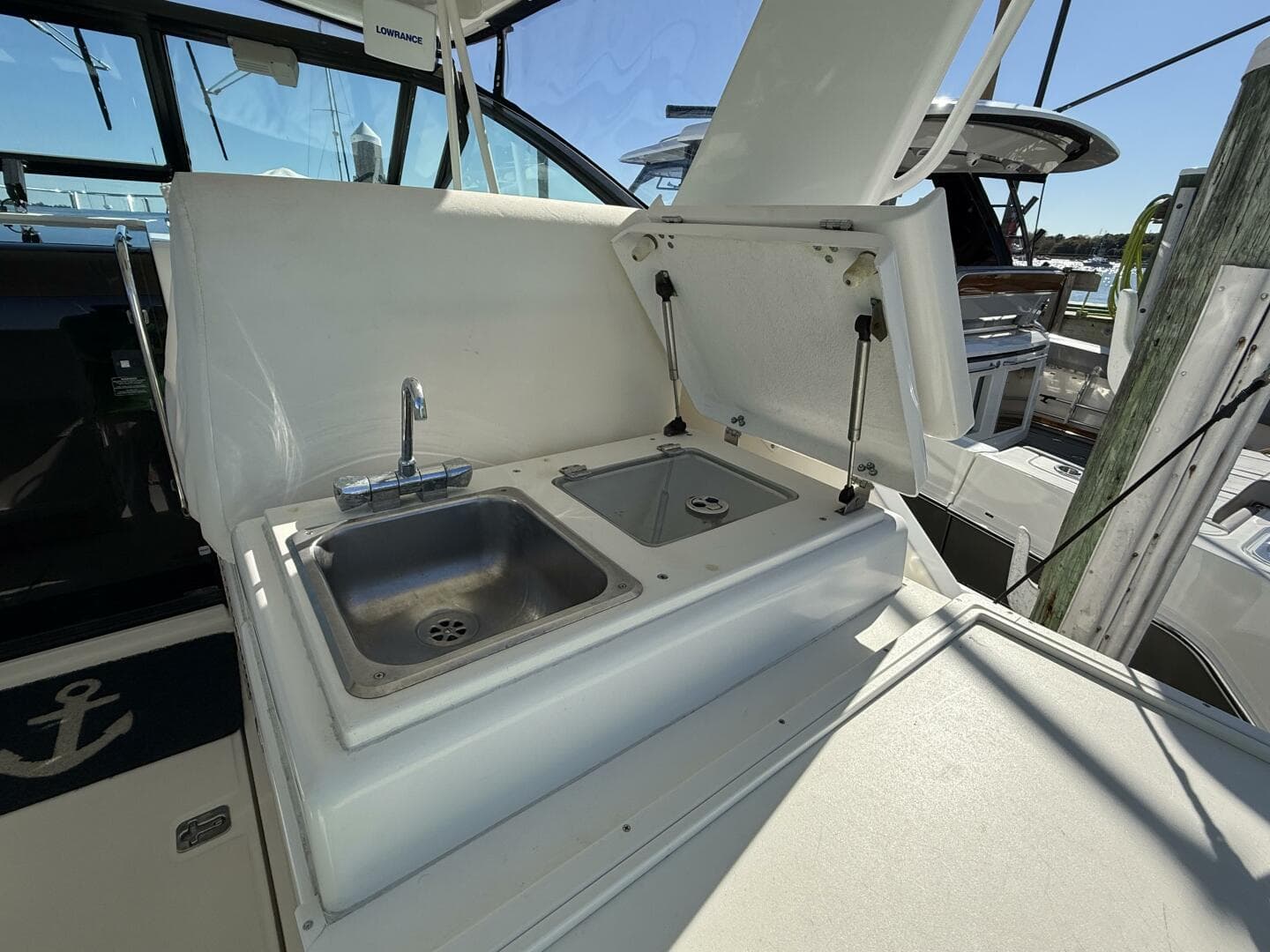 2003 Tiara Yachts 3500 — photo 18