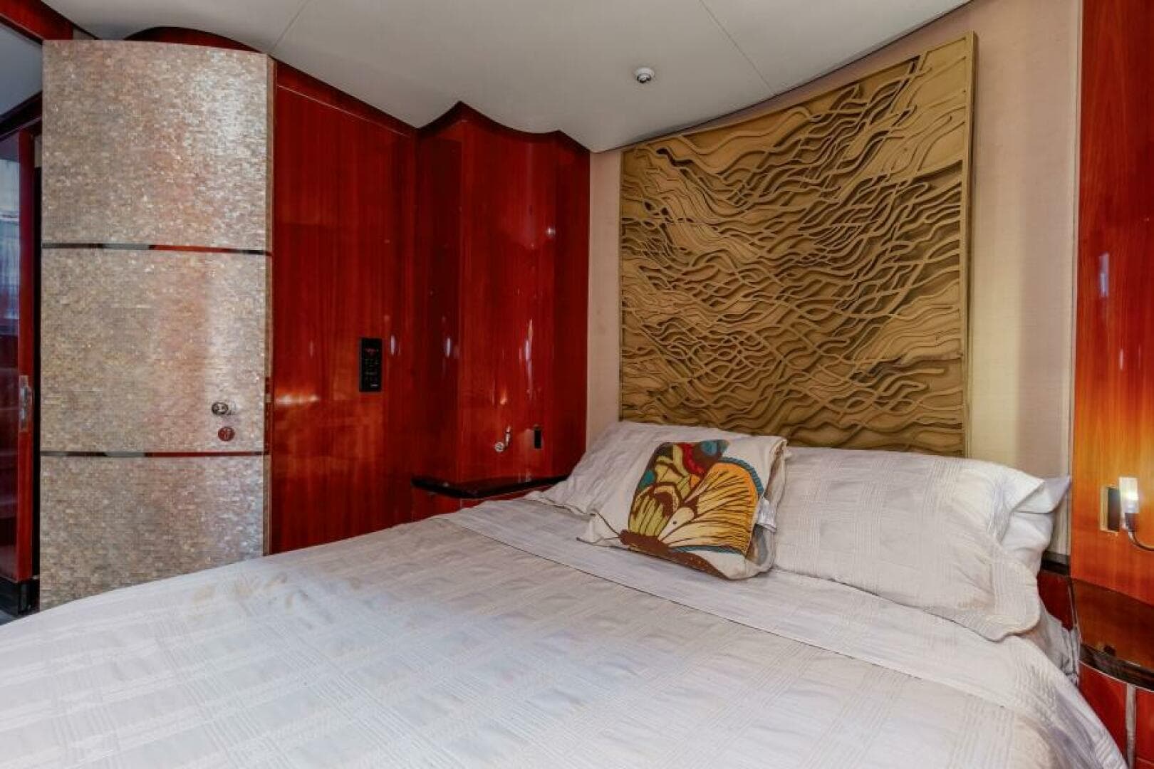 2004 Ebony Custom Sportfish 65 Convertible — photo 18