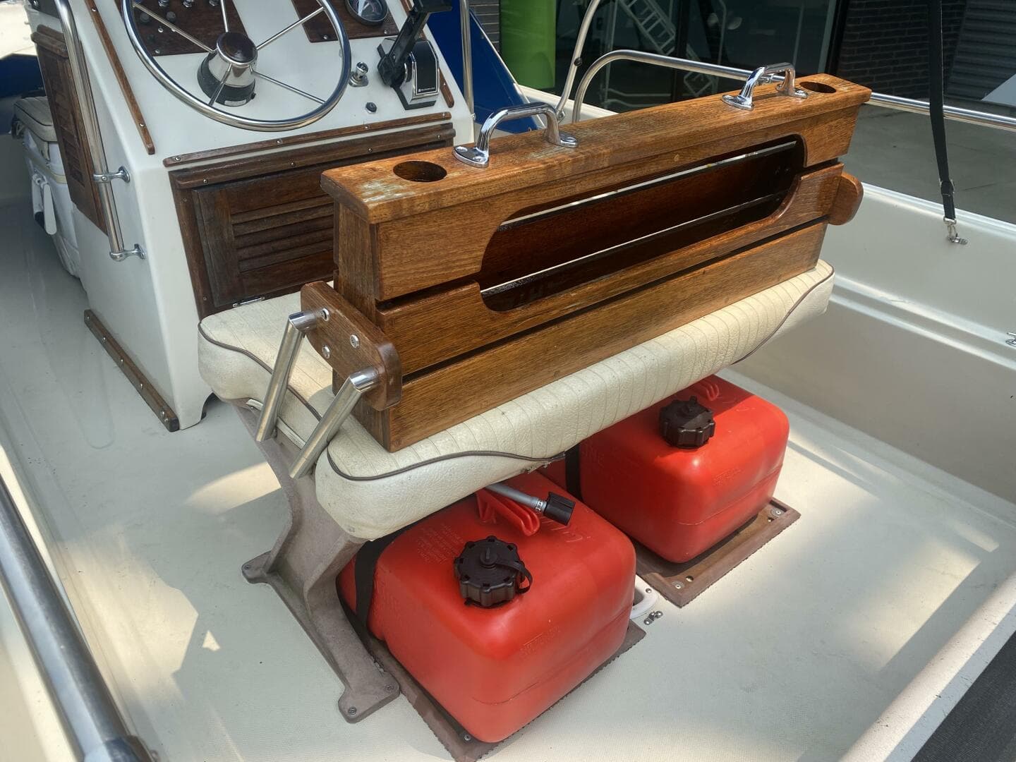 1981 Boston Whaler 17 Montauk — photo 18