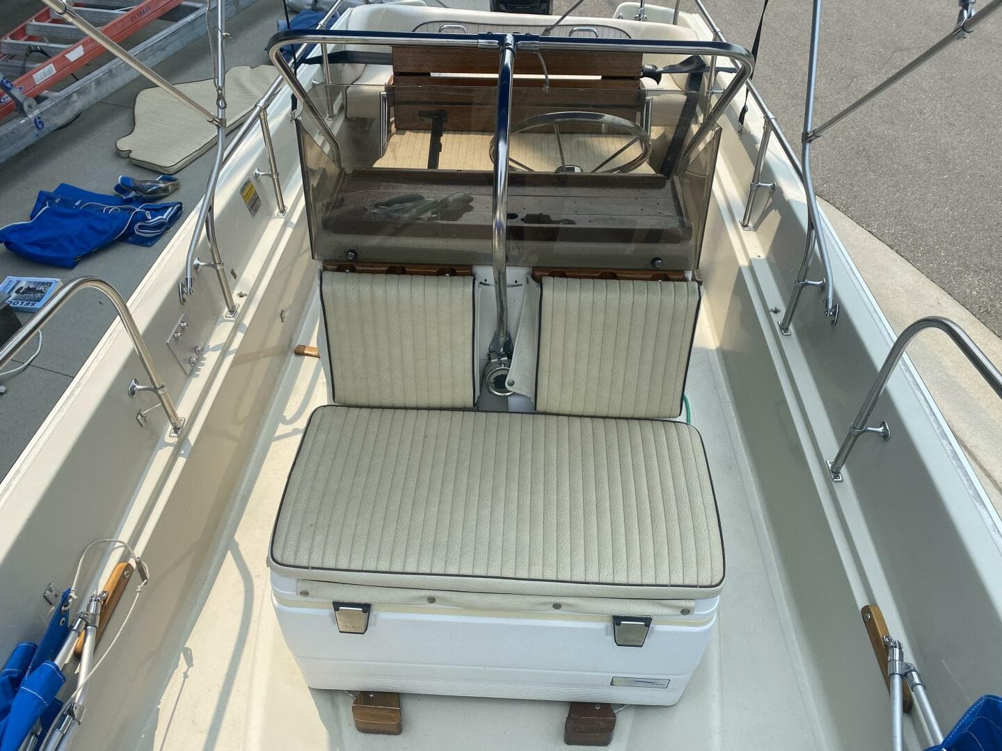1981 Boston Whaler 17 Montauk — photo 14