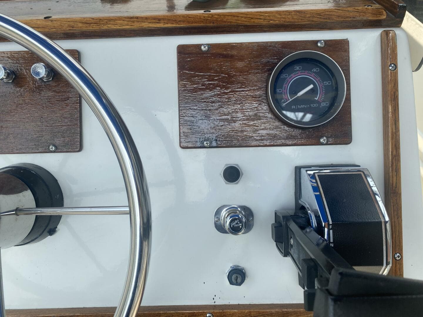 1981 Boston Whaler 17 Montauk — photo 16