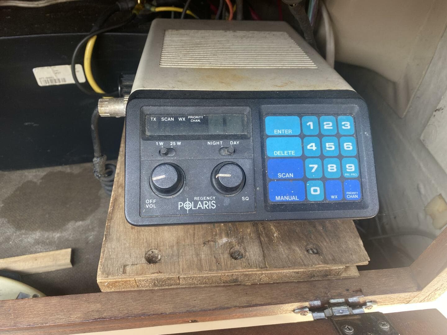 1981 Boston Whaler 17 Montauk — photo 17