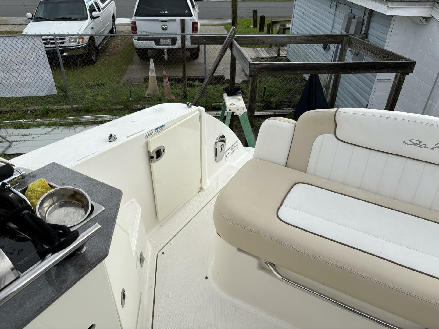 2012 Sea Ray 310 Sundancer — photo 9