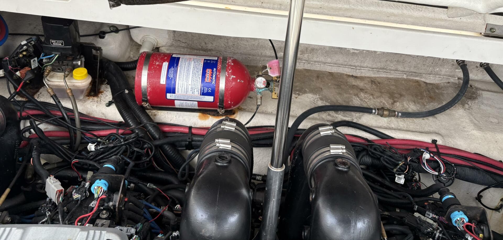 2012 Sea Ray 310 Sundancer — photo 41