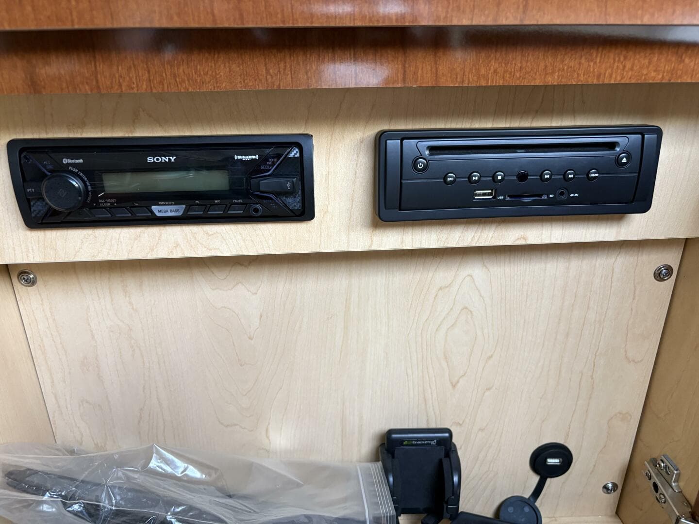 2012 Sea Ray 310 Sundancer — photo 28