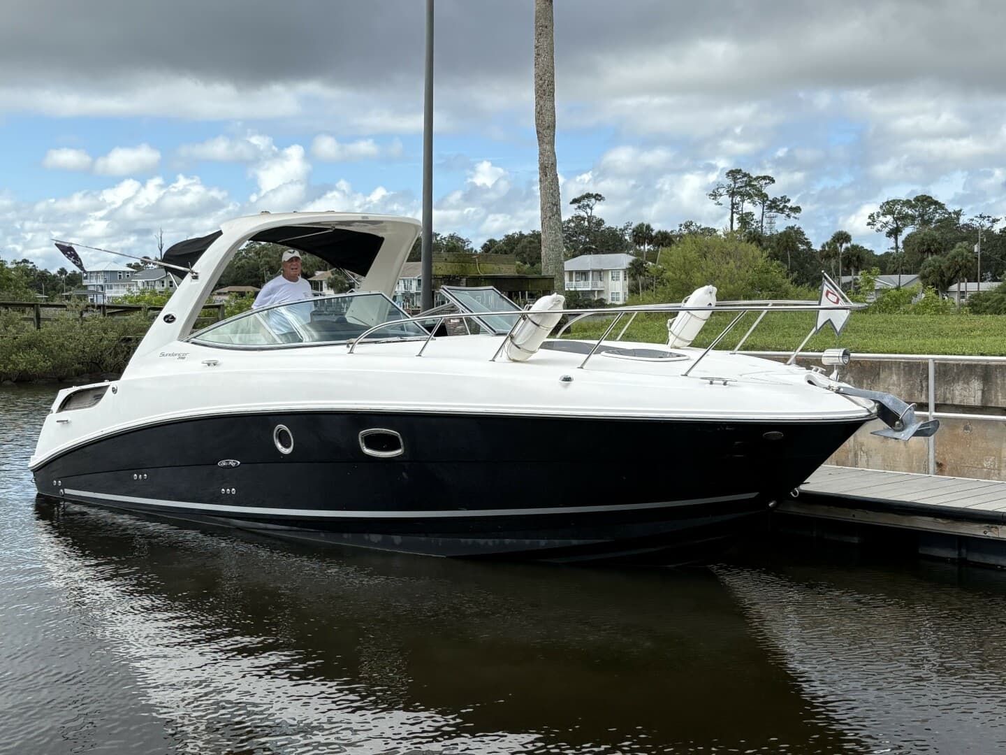 2012 Sea Ray 310 Sundancer — photo 1
