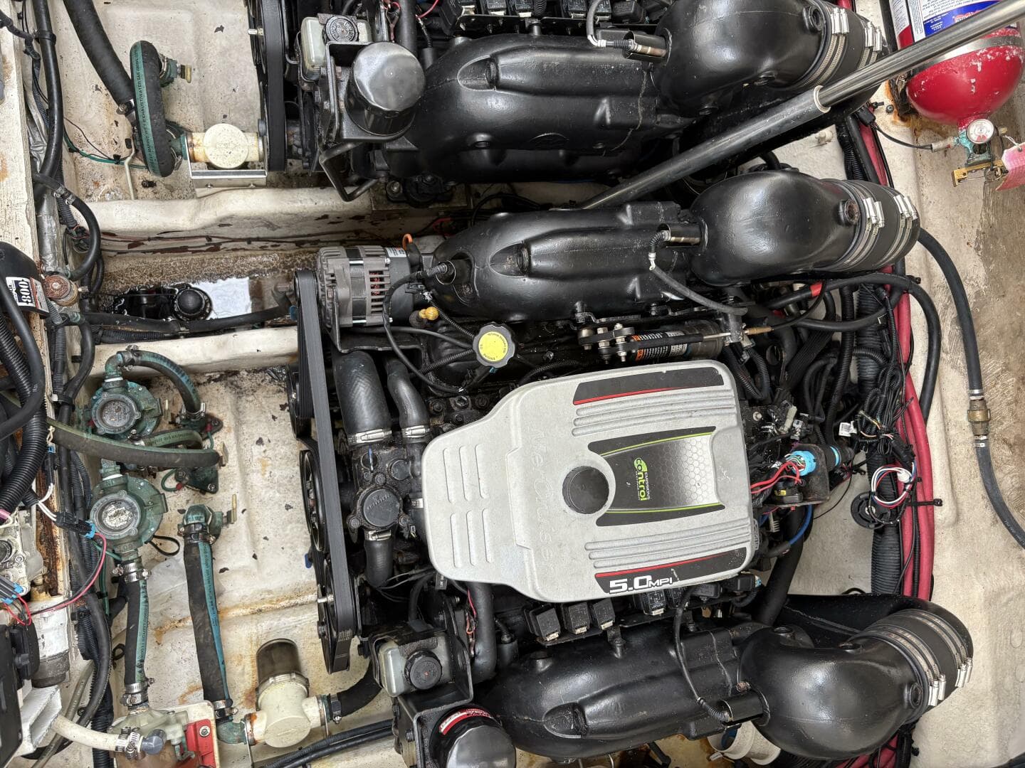 2012 Sea Ray 310 Sundancer — photo 40