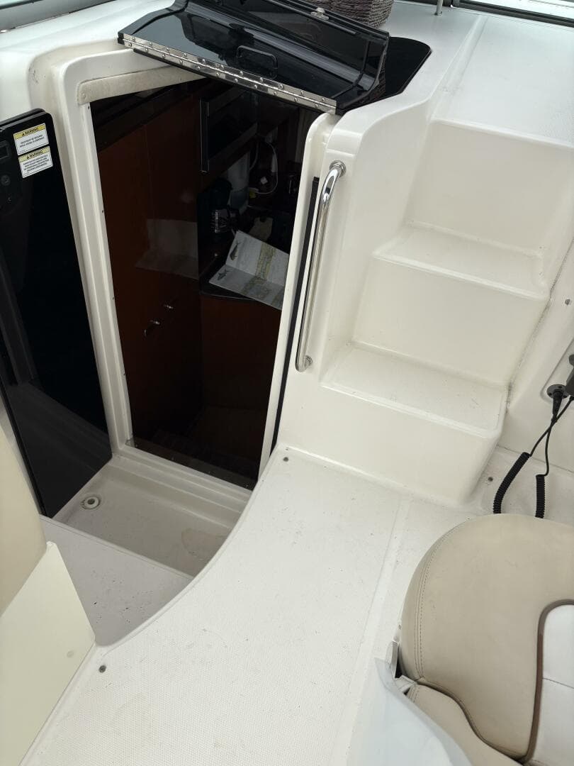 2012 Sea Ray 310 Sundancer — photo 20