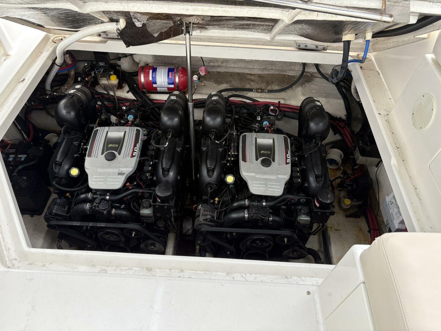 2012 Sea Ray 310 Sundancer — photo 38