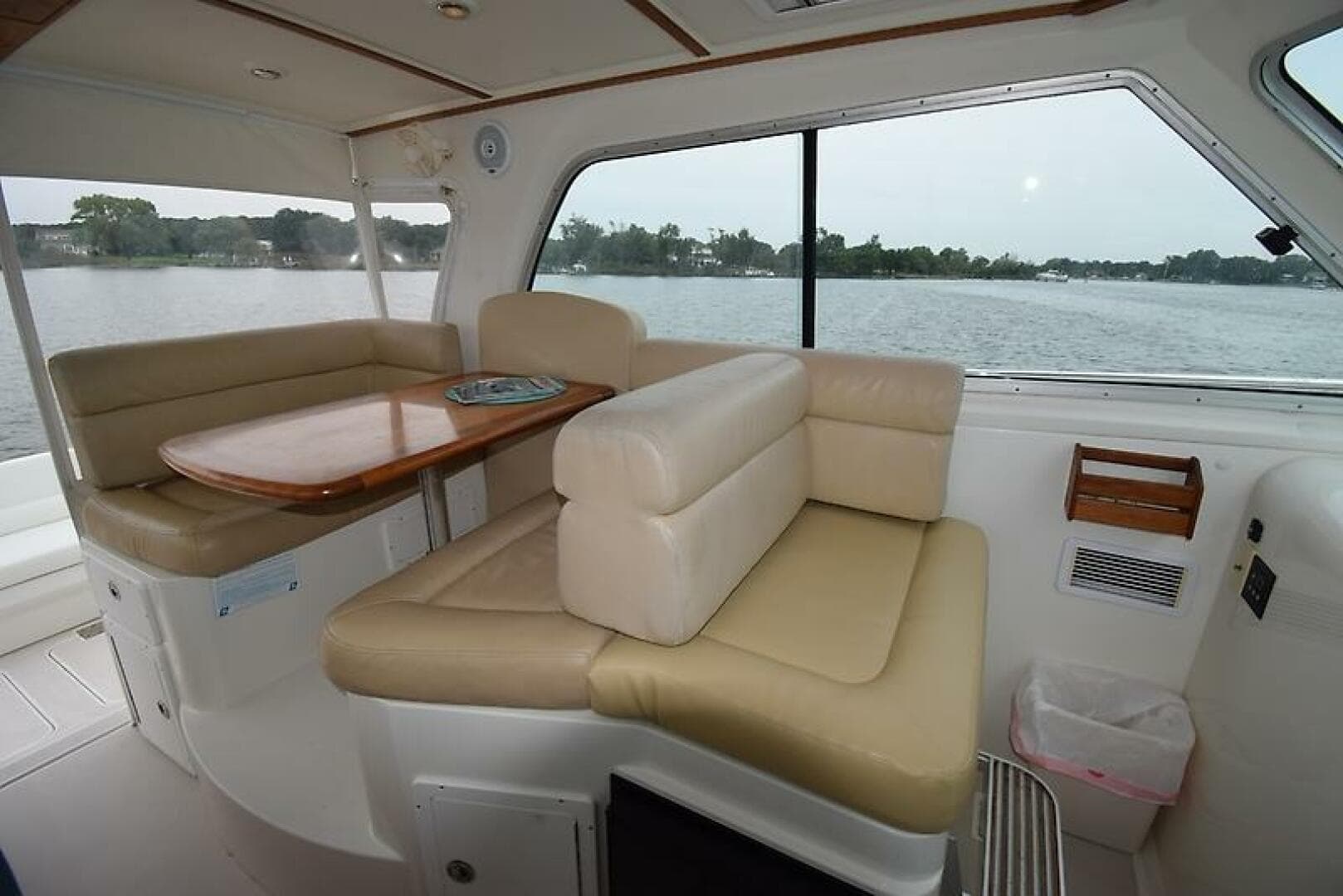 2007 Back Cove 33 — photo 17