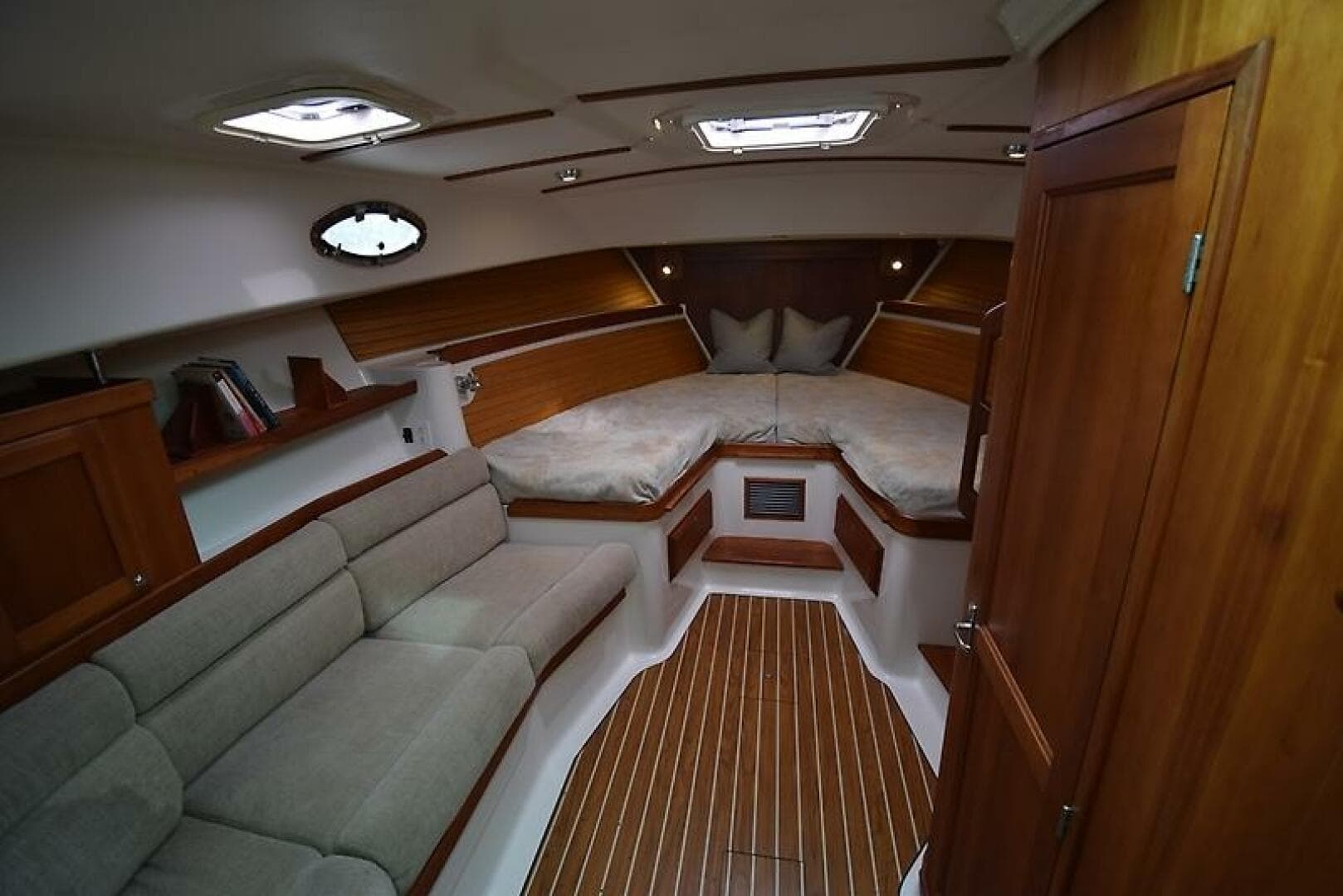 2007 Back Cove 33 — photo 27