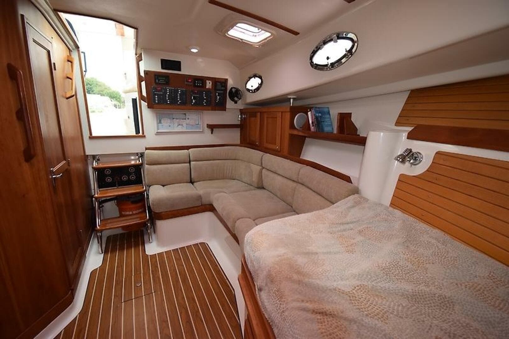 2007 Back Cove 33 — photo 35