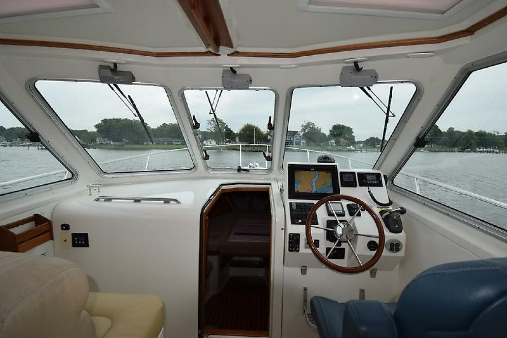 2007 Back Cove 33 — photo 25