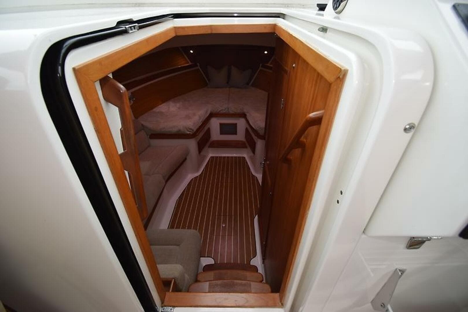 2007 Back Cove 33 — photo 26