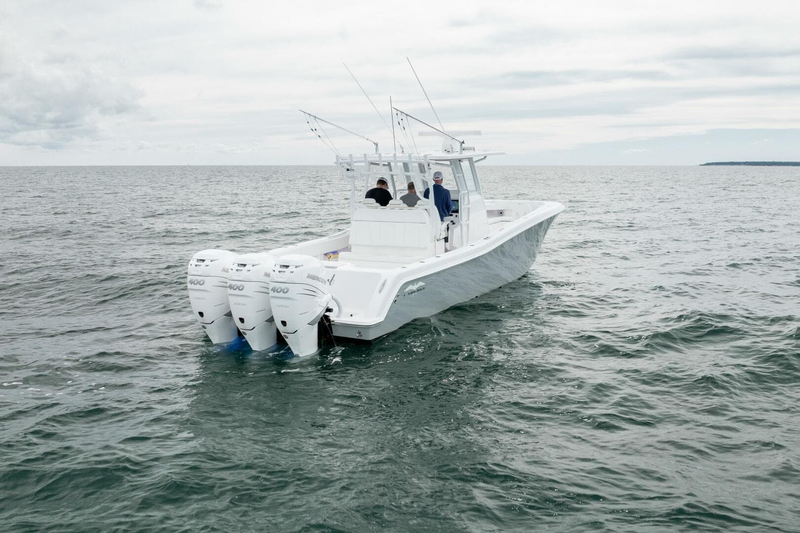 2020 Invincible 30 Open — photo 6