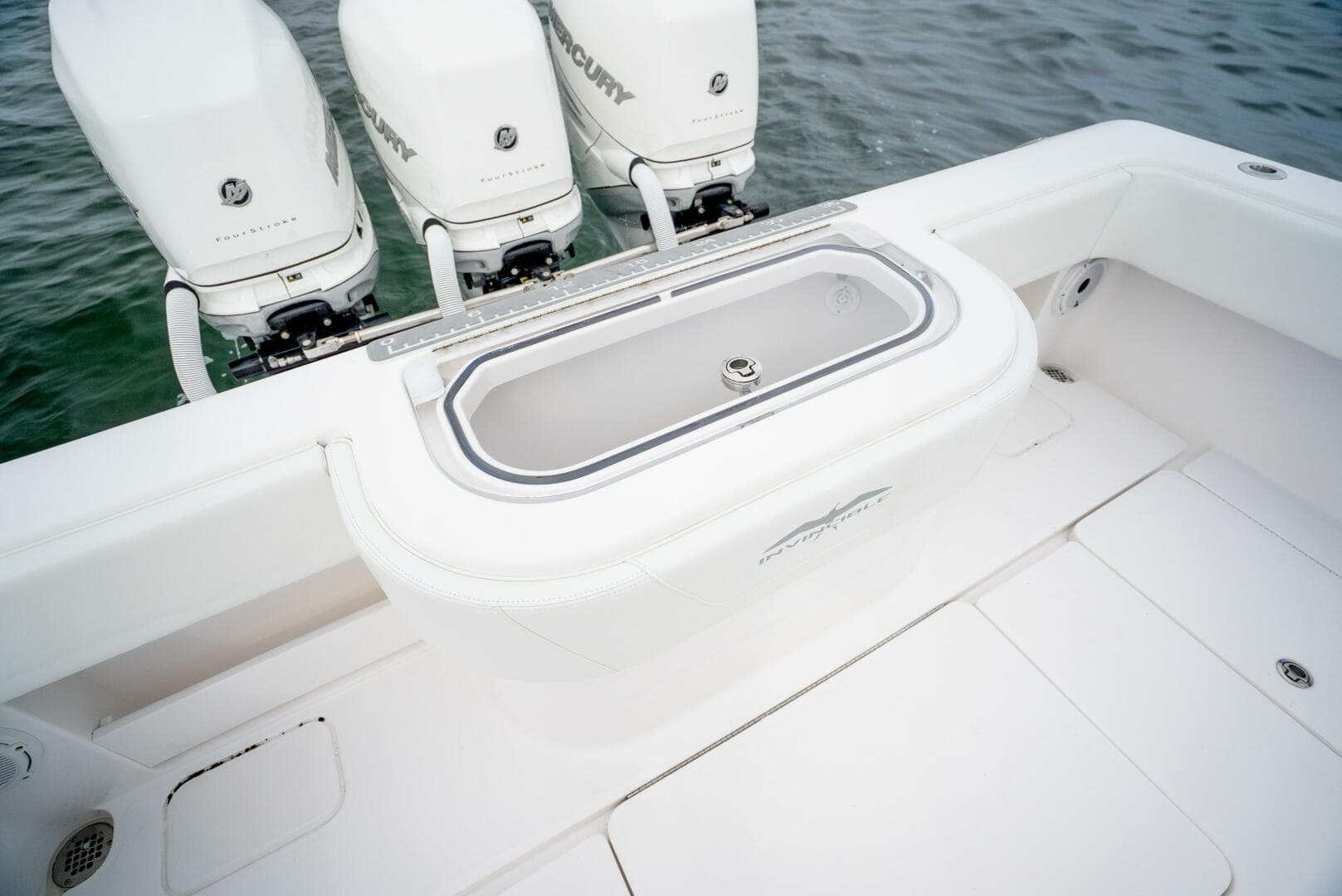 2020 Invincible 30 Open — photo 20