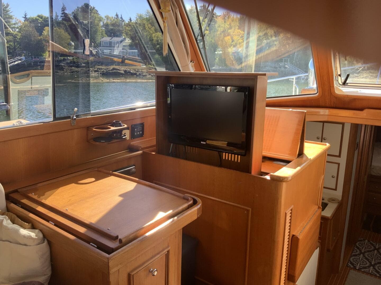 2004 Eastbay 43 SX — photo 20