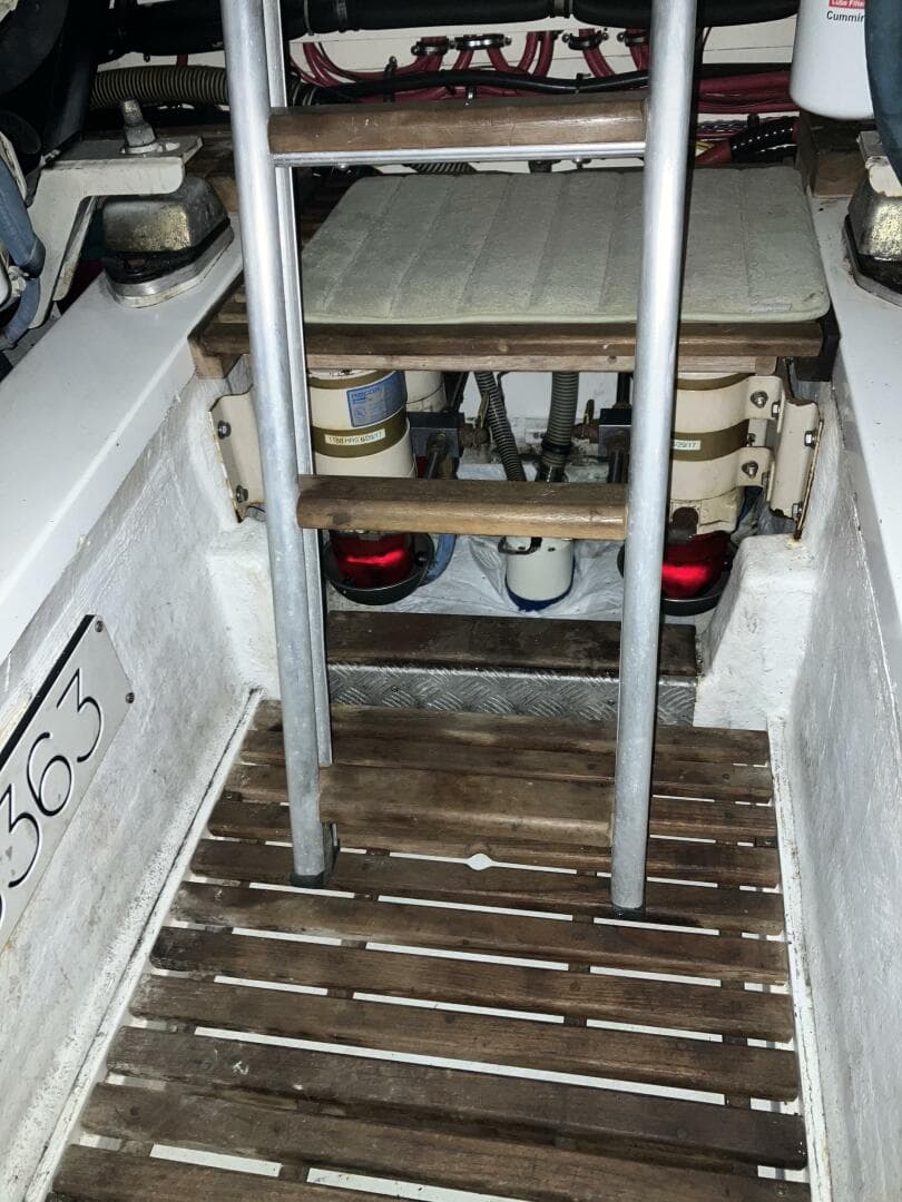 2004 Eastbay 43 SX — photo 25