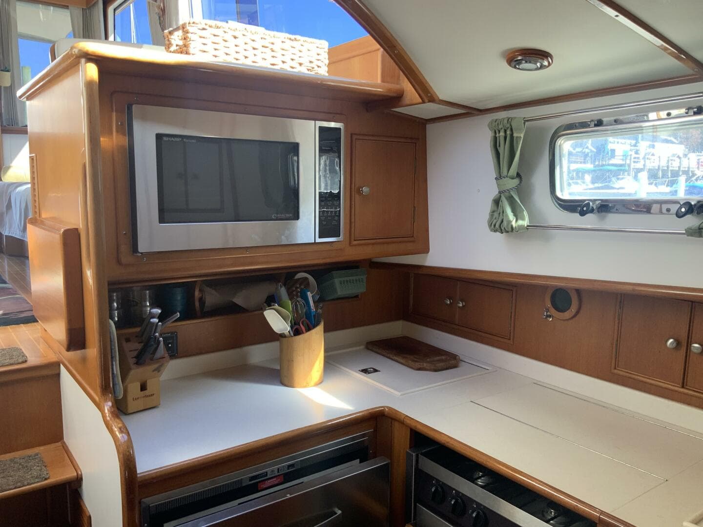 2004 Eastbay 43 SX — photo 15