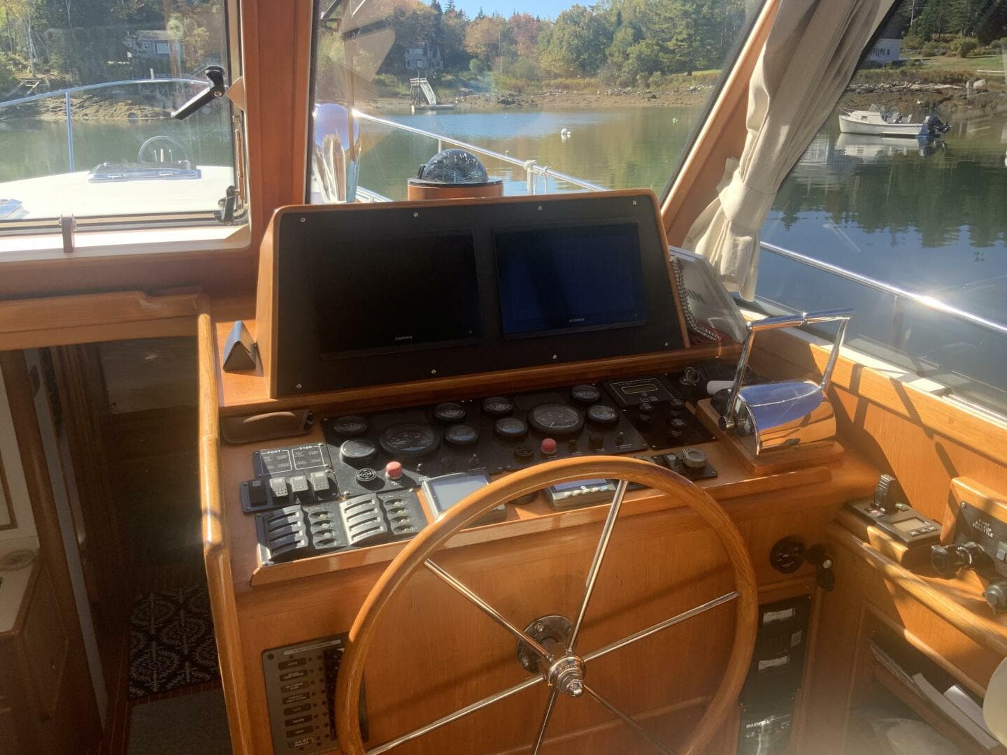 2004 Eastbay 43 SX — photo 17