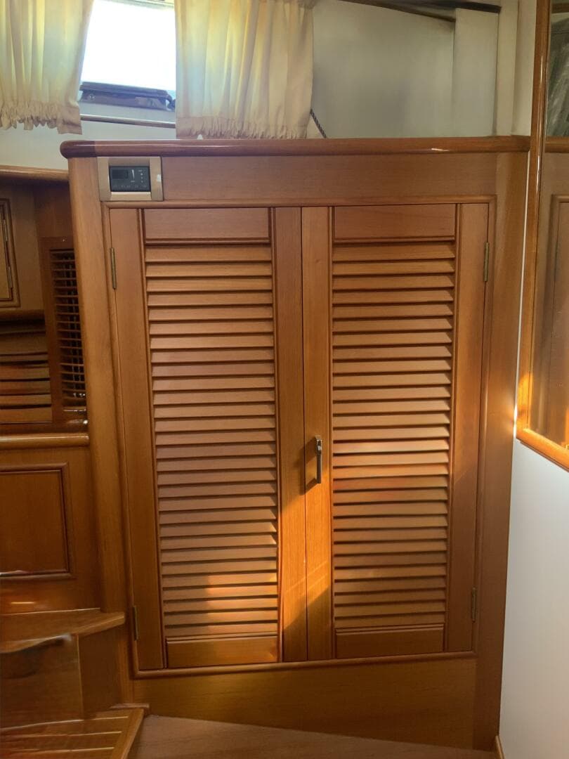 2004 Eastbay 43 SX — photo 10