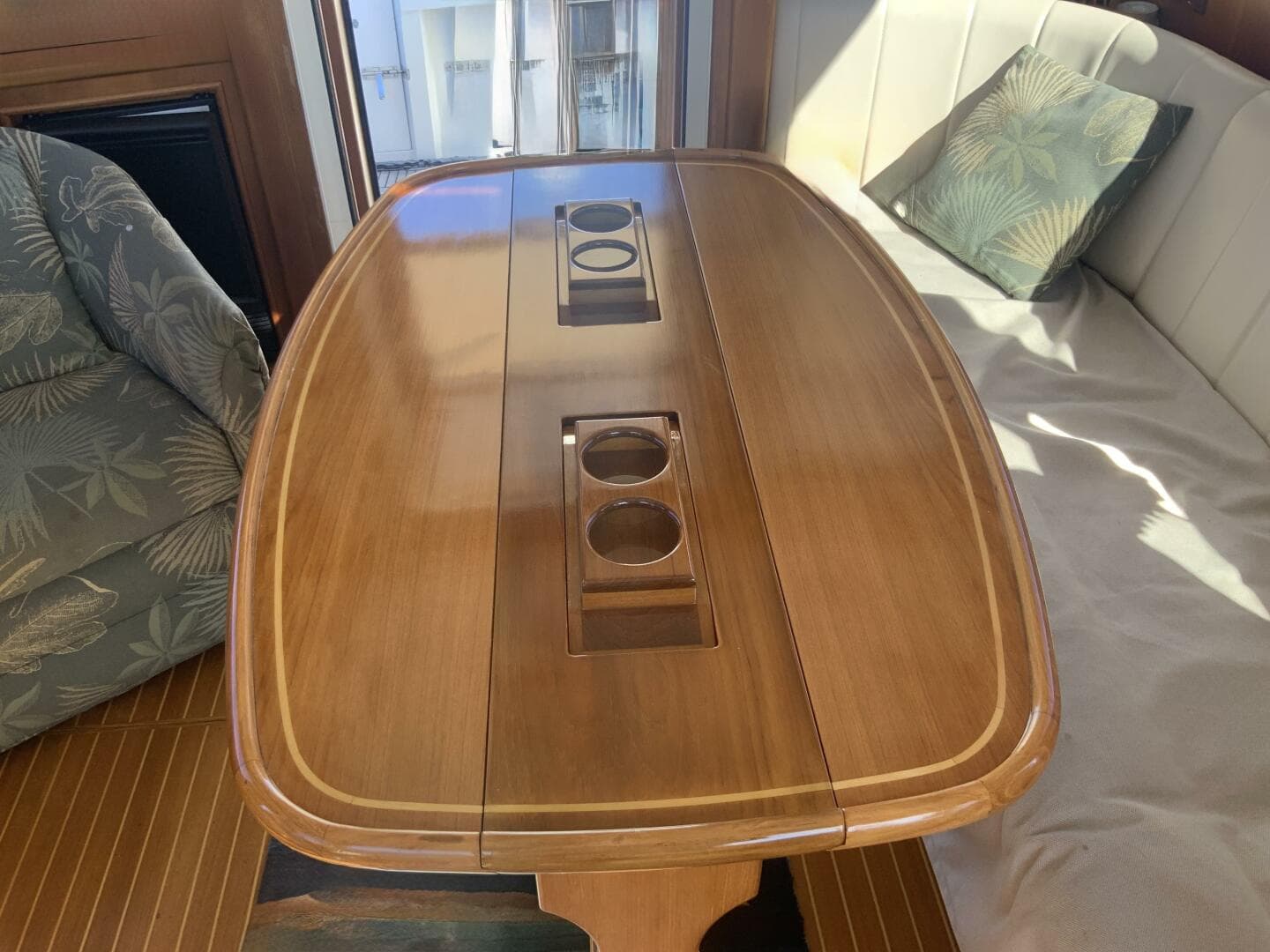 2004 Eastbay 43 SX — photo 23