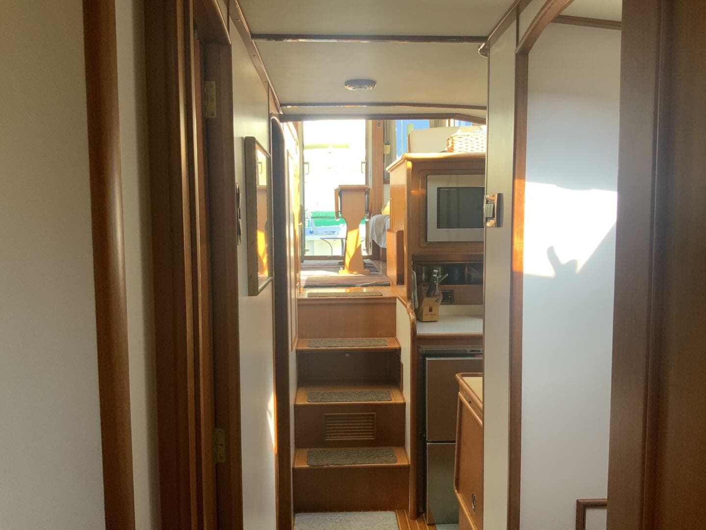 2004 Eastbay 43 SX — photo 14