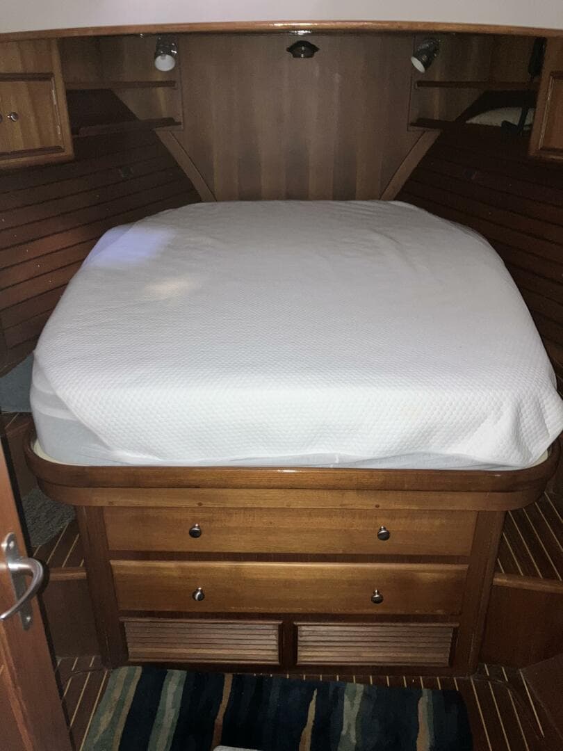 2004 Eastbay 43 SX — photo 9