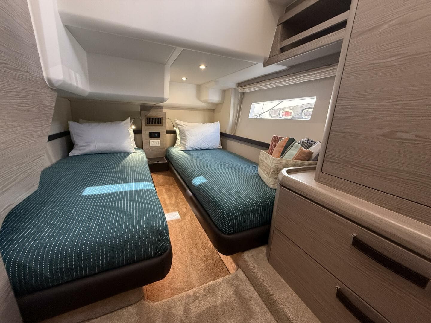 2024 Greenline 48 Fly Hybrid — photo 50