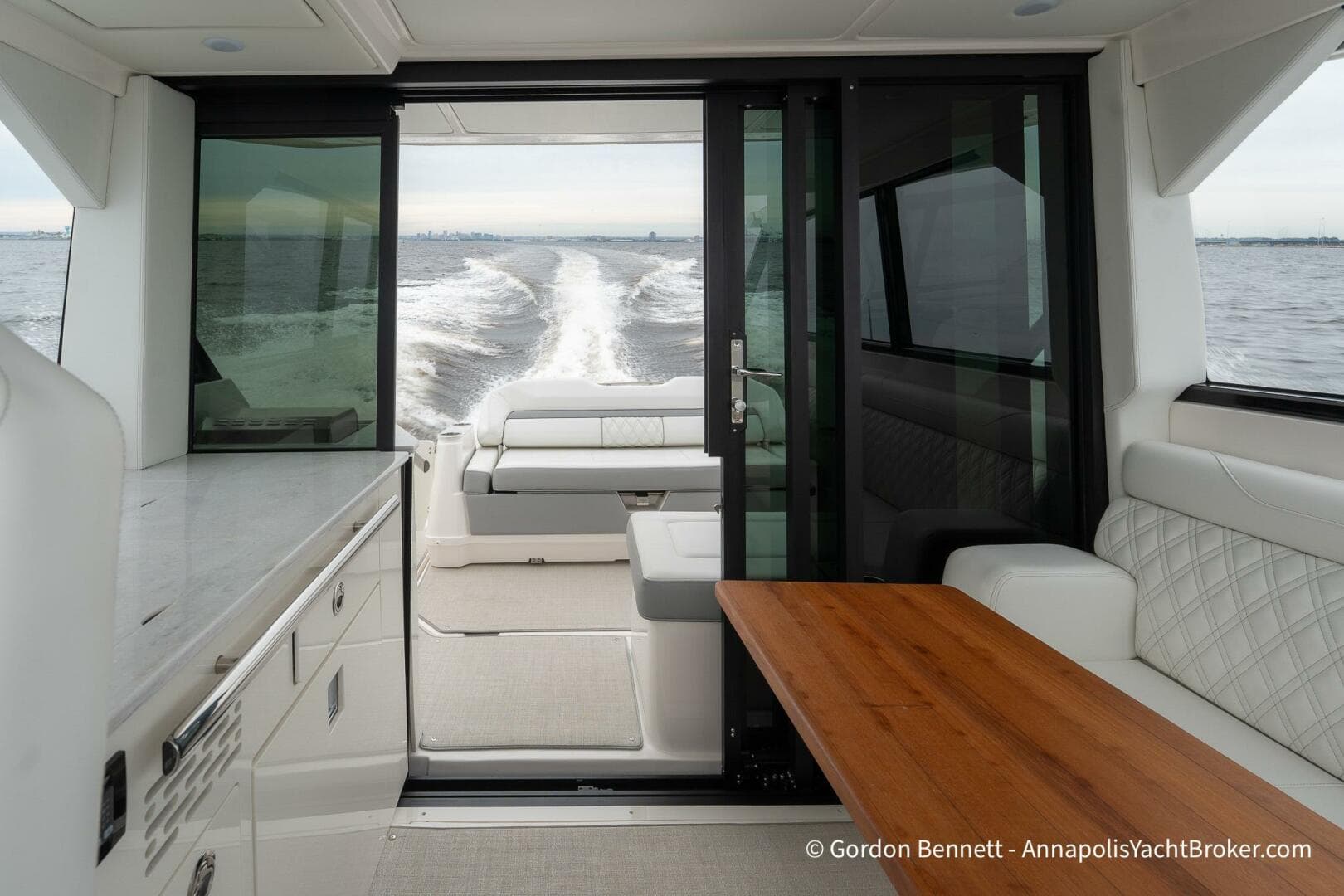 2024 Regal 36 Xo — photo 16