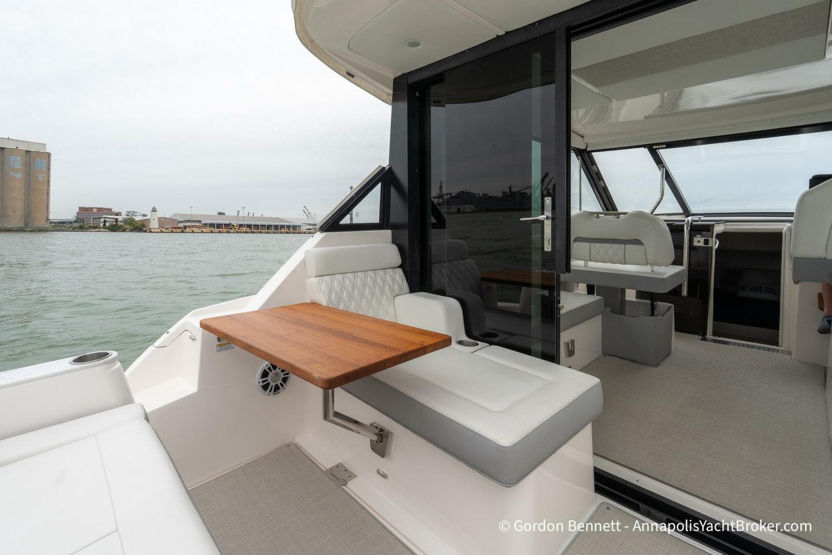 2024 Regal 36 Xo — photo 12