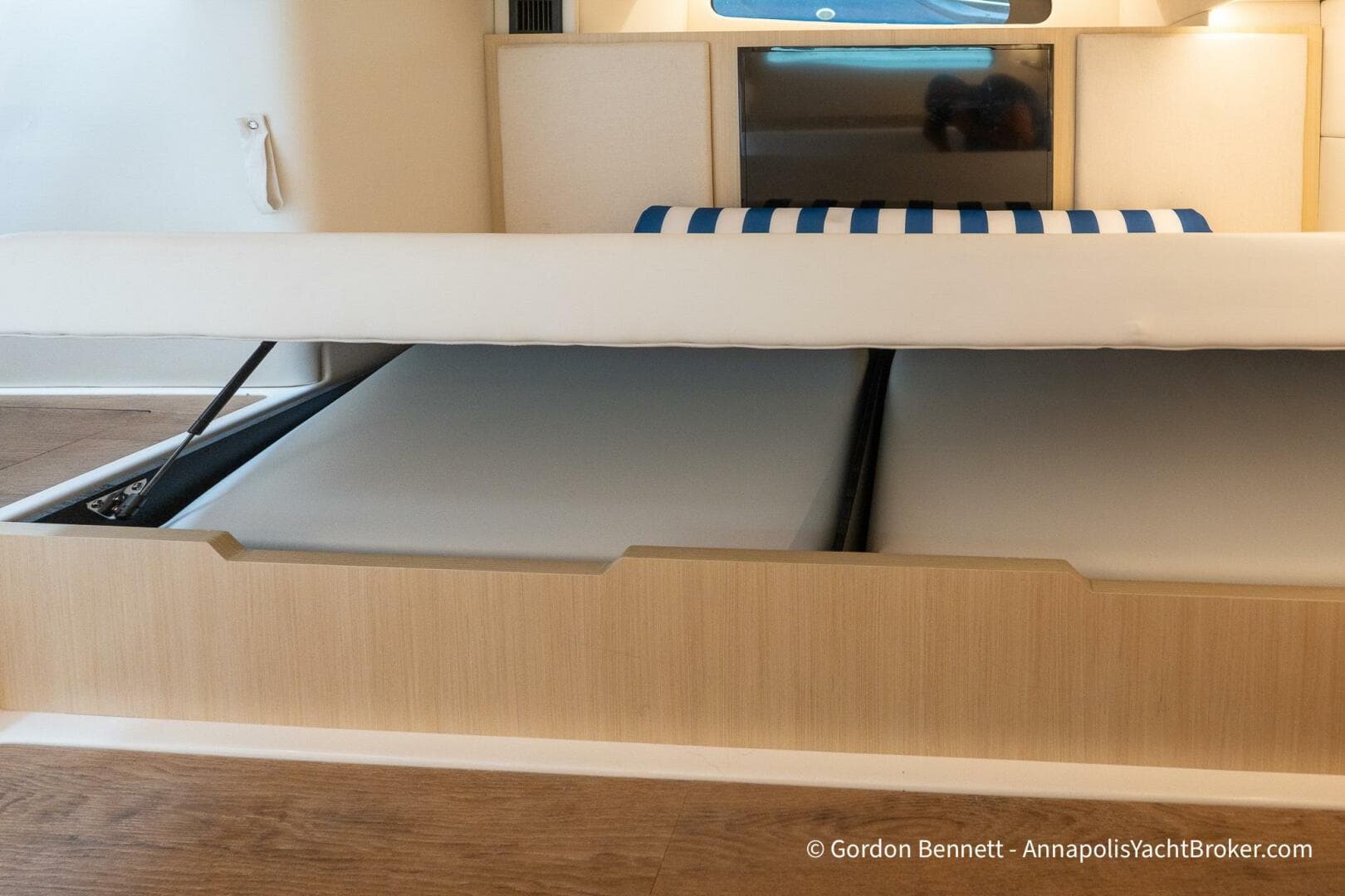 2024 Regal 36 Xo — photo 48