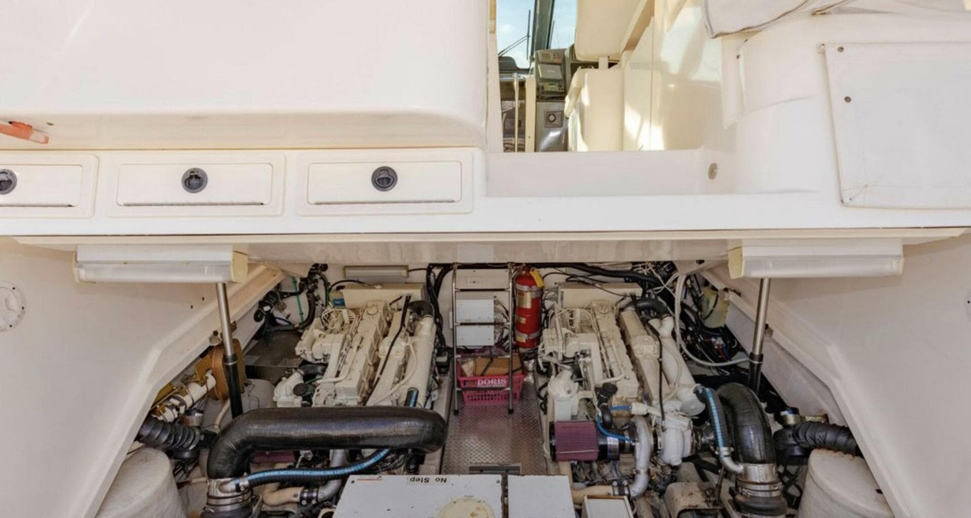 2004 Pursuit 3800 Express — photo 17