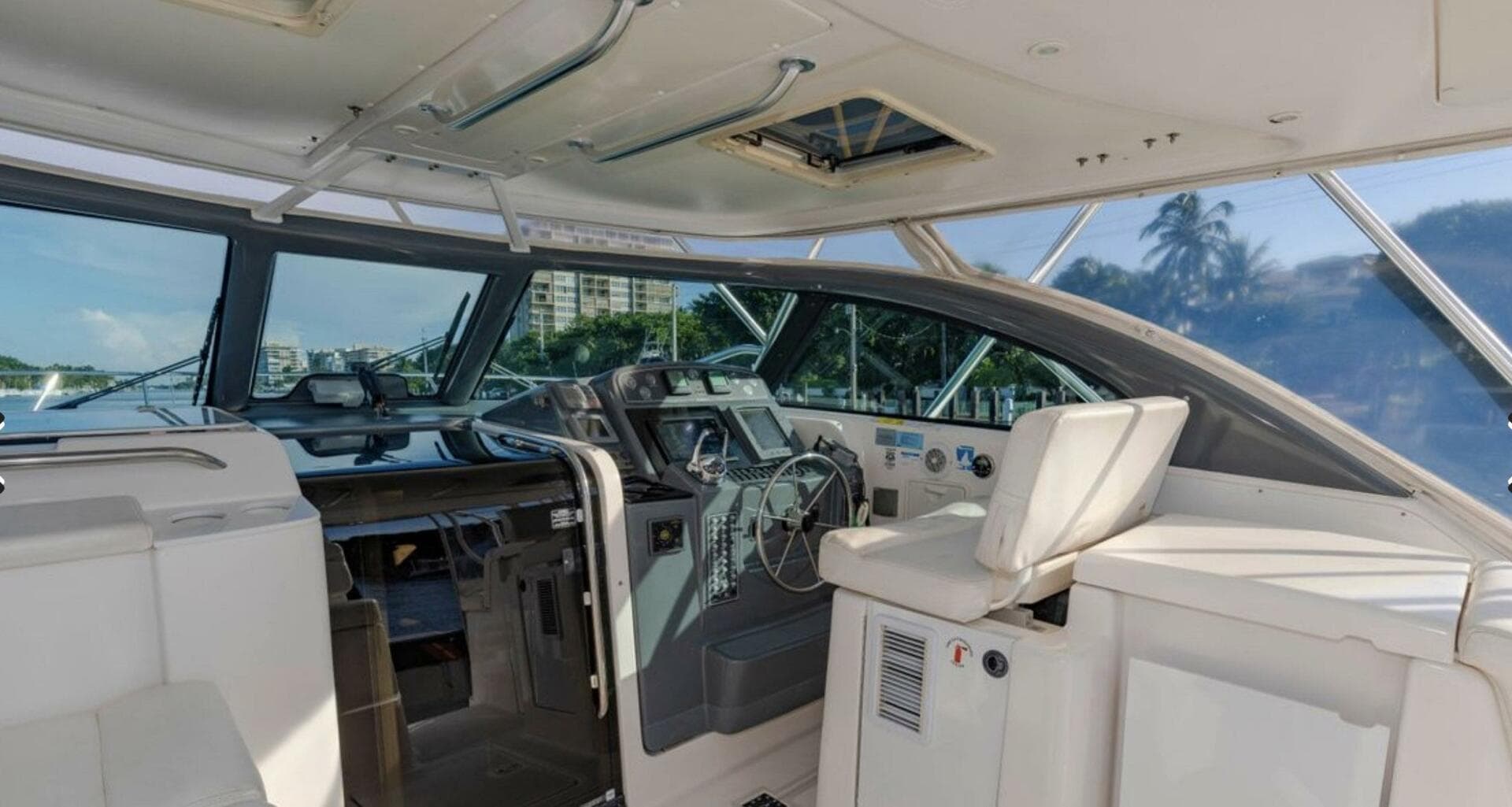 2004 Pursuit 3800 Express — photo 14